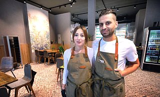 GT: (FF/lena) Salatbar öffnet nach wochenlanger Schließung wieder - Andreas Frücht GT: (FF/lena) Salatbar öffnet nach wochenlanger Schließung wieder - Andreas Frücht