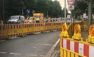 Eine Baustellen-Ampel regelt derzeit den Verkehr auf der B61 in Ummel. - Andreas Frücht Eine Baustellen-Ampel regelt derzeit den Verkehr auf der B61 in Ummel. - Andreas Frücht