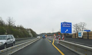 Zurzeit läuft der Verkehr jeweils in einer Fahrspur auf der östlichen Autobahnseite. - Lena Henning Zurzeit läuft der Verkehr jeweils in einer Fahrspur auf der östlichen Autobahnseite. - Lena Henning