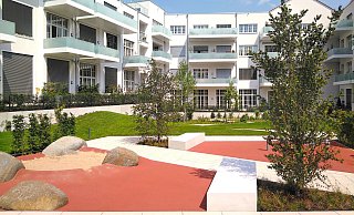 2017 haben die Sennestädter Architekten die Ankergärten auf dem Areal der ehemaligen Ankerwerke in auffällligem Rot-Grün-Kontrast in Szene gesetzt. - L-A-E Ehrig GmbH 2017 haben die Sennestädter Architekten die Ankergärten auf dem Areal der ehemaligen Ankerwerke in auffällligem Rot-Grün-Kontrast in Szene gesetzt. - L-A-E Ehrig GmbH