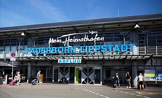 Vom Flughafen Paderborn-Lippstadt werden auch in diesen Sommerferien wieder zahlreiche beliebte Urlaubsziele angeflogen. - Paderborn-Lippstadt Airport Vom Flughafen Paderborn-Lippstadt werden auch in diesen Sommerferien wieder zahlreiche beliebte Urlaubsziele angeflogen. - Paderborn-Lippstadt Airport