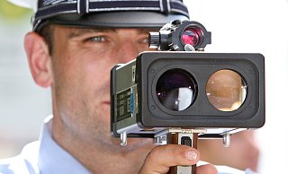 Die Polizei hat zwei Autofahrer geblitzt. - (Symbolbild): Andreas Zobe Die Polizei hat zwei Autofahrer geblitzt. - (Symbolbild): Andreas Zobe