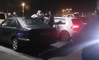 Diese Aufnahme wurde von einem der Betroffenen beim Einsatz der Polizei am Elli-Markt gemacht. - Privat Diese Aufnahme wurde von einem der Betroffenen beim Einsatz der Polizei am Elli-Markt gemacht. - Privat