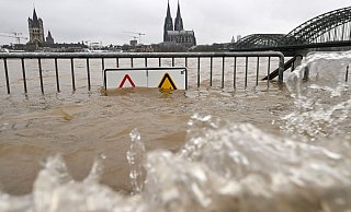 Alle Bürger in Nordrhein-Westfalen können ab sofort prüfen, ob ihr Zuhause von Starkregen, Hochwasser oder Überflutung bedroht ist. - Roberto Pfeil/dpa Alle Bürger in Nordrhein-Westfalen können ab sofort prüfen, ob ihr Zuhause von Starkregen, Hochwasser oder Überflutung bedroht ist. - Roberto Pfeil/dpa