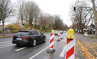 Bereits jetzt kann vom Fürstenweg nicht mehr auf den Löffelmannweg abgebogen werden. Bald ist die Kreuzung ganz dicht. - Birger Berbüsse Bereits jetzt kann vom Fürstenweg nicht mehr auf den Löffelmannweg abgebogen werden. Bald ist die Kreuzung ganz dicht. - Birger Berbüsse