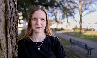 Die heute 22-jährige Ukrainerin Viktoriia Dziubenko ist vor dem Krieg in der Ukraine geflüchtet und lebt heute mit ihrem Bruder in Paderborn - ihre Eltern weiterhin in der Heimat. - Niklas Tüns Die heute 22-jährige Ukrainerin Viktoriia Dziubenko ist vor dem Krieg in der Ukraine geflüchtet und lebt heute mit ihrem Bruder in Paderborn - ihre Eltern weiterhin in der Heimat. - Niklas Tüns