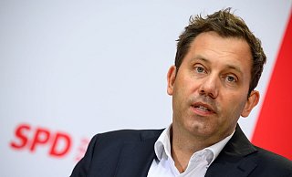 SPD-Chef Lars Klingbeil hat sich zum Nato-Beitritt der Ukraine geäußert. - Bernd von Jutrczenka/dpa SPD-Chef Lars Klingbeil hat sich zum Nato-Beitritt der Ukraine geäußert. - Bernd von Jutrczenka/dpa