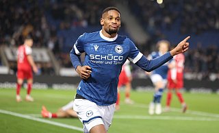 Isaiah Young bejubelt sein Führungstor gegen Viktoria Köln. - Oliver Krato Isaiah Young bejubelt sein Führungstor gegen Viktoria Köln. - Oliver Krato