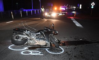 Die Fahrerin eines Nissan Qashqai übersah ein von links herannahendes Motorrad. - Andreas Eickhoff Die Fahrerin eines Nissan Qashqai übersah ein von links herannahendes Motorrad. - Andreas Eickhoff