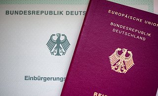 Ab heute gilt in Deutschland ein neues Staatsangehörigkeitsgesetz. - Fernando Gutierrez-Juarez/dpa Ab heute gilt in Deutschland ein neues Staatsangehörigkeitsgesetz. - Fernando Gutierrez-Juarez/dpa