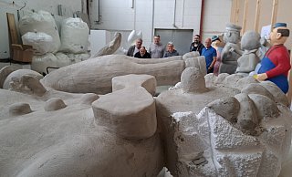 Brauchen in der Werkstatt viel Platz: Die Figuren der Kreativen der StKG. - Madita Schellenberg Brauchen in der Werkstatt viel Platz: Die Figuren der Kreativen der StKG. - Madita Schellenberg