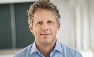 Sierk Pötting ist bei Biontech im Vorstand für die Bereiche Finanzen, Einkauf und Operations zuständig. Sein Abitur machte der Mann aus Sennelager 1992 am Gymnasium Schloß Neuhaus. - Biontech Sierk Pötting ist bei Biontech im Vorstand für die Bereiche Finanzen, Einkauf und Operations zuständig. Sein Abitur machte der Mann aus Sennelager 1992 am Gymnasium Schloß Neuhaus. - Biontech