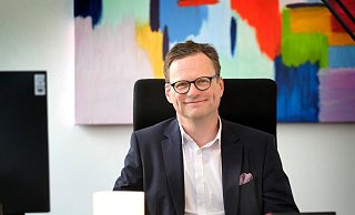 Thomas Könnecker ist Dezernent für Finanzen, Recht, Ordnung und technisches Gebäudemanagement. Sein Fazit: Gütersloh gibt aktuell zu viel Geld aus. - Andreas Frücht Thomas Könnecker ist Dezernent für Finanzen, Recht, Ordnung und technisches Gebäudemanagement. Sein Fazit: Gütersloh gibt aktuell zu viel Geld aus. - Andreas Frücht