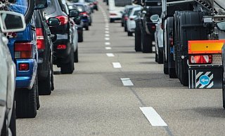 Eine Hochzeitsgesellschaft wählte am Sonntag die Stadtautobahn für einen illegalen Video-Dreh. - Pixabay / RettungsgasseJetztde Eine Hochzeitsgesellschaft wählte am Sonntag die Stadtautobahn für einen illegalen Video-Dreh. - Pixabay / RettungsgasseJetztde