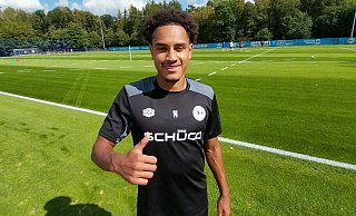 Thaddäus Momuluh ist zurück auf dem Trainingsgelände des DSC Arminia Bielefeld. - Gregor Winkler Thaddäus Momuluh ist zurück auf dem Trainingsgelände des DSC Arminia Bielefeld. - Gregor Winkler