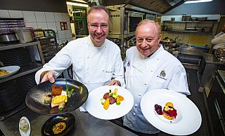 Das Duo Schuhbeck-Kampmann kreierte unter anderem ein "Duett vom Reh". - Mike-Dennis Müller / www.mdm.photo Das Duo Schuhbeck-Kampmann kreierte unter anderem ein "Duett vom Reh". - Mike-Dennis Müller / www.mdm.photo