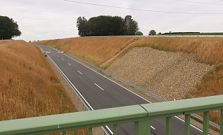 Kurz vor der Freigabe: Nur Anlieger dürfen auf der Straße fahren. - Dirk Windmöller Kurz vor der Freigabe: Nur Anlieger dürfen auf der Straße fahren. - Dirk Windmöller