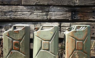 Um den Tank seines eigenen Autos zu füllen, zapfte André P. die Baumaschinen seines Arbeitgebers im Kreis Höxter an. - Pixabay/wilhei (Symbolbild) Um den Tank seines eigenen Autos zu füllen, zapfte André P. die Baumaschinen seines Arbeitgebers im Kreis Höxter an. - Pixabay/wilhei (Symbolbild)