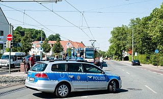 An der Stadtbahnhaltestelle Bethel ist ein blinder Mann angegriffen und schwer verletzt worden. Die Polizei ermittelt. - Symbolfoto: Christian Mathiesen An der Stadtbahnhaltestelle Bethel ist ein blinder Mann angegriffen und schwer verletzt worden. Die Polizei ermittelt. - Symbolfoto: Christian Mathiesen