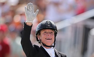 Isabell Werth gewinnt die erste Dressur beim Weltcup-Turnier in Stuttgart. - Rolf Vennenbernd/dpa Isabell Werth gewinnt die erste Dressur beim Weltcup-Turnier in Stuttgart. - Rolf Vennenbernd/dpa