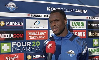 Nach dem Training des SC Paderborn: Ilyas Ansah blick im exklusiven Interview mit der "NW" auf das anstehende Spiel gegen Hannover 96. - Video-Screenshot/Robert Hilberath Nach dem Training des SC Paderborn: Ilyas Ansah blick im exklusiven Interview mit der "NW" auf das anstehende Spiel gegen Hannover 96. - Video-Screenshot/Robert Hilberath