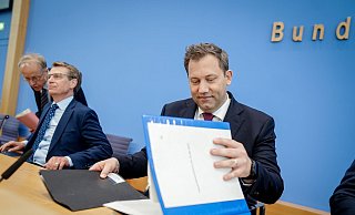 Finanzminister Klingbeil stellt seine Etatpläne in Berlin vor. - Kay Nietfeld/dpa Finanzminister Klingbeil stellt seine Etatpläne in Berlin vor. - Kay Nietfeld/dpa