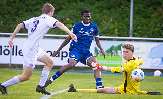 Ibrahima Fode Camara (Mitte) und die U17-Arminen erspielten sich gegen Osnabrück viele Chancen und vier Tore. - Mike-Dennis Müller Ibrahima Fode Camara (Mitte) und die U17-Arminen erspielten sich gegen Osnabrück viele Chancen und vier Tore. - Mike-Dennis Müller