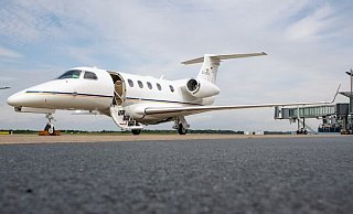Die neueste Embraer Phenom 300 ist bei PAD Aviation eingetroffen. - PAD Aviation Die neueste Embraer Phenom 300 ist bei PAD Aviation eingetroffen. - PAD Aviation