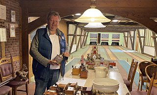 Die Modernisierung des Alten Bauernhaus in Marienfeld schreitet voran. Hotelier Arno Knobbe will seinen Hotelgästen und Besuchern ab Mitte August ein durchsaniertes Landgasthaus, das eine lange Tradition aufweist, präsentieren. - Gabriele Grund Die Modernisierung des Alten Bauernhaus in Marienfeld schreitet voran. Hotelier Arno Knobbe will seinen Hotelgästen und Besuchern ab Mitte August ein durchsaniertes Landgasthaus, das eine lange Tradition aufweist, präsentieren. - Gabriele Grund