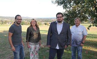 Der neue Vorstand: Sebastian Rohlfing (l.), Kerstin Howering und Wolfgang Noreick (r.) unterstützen ihren Bürgermeister-Kandidaten Benjamin Rauer. - Klaus Frensing Der neue Vorstand: Sebastian Rohlfing (l.), Kerstin Howering und Wolfgang Noreick (r.) unterstützen ihren Bürgermeister-Kandidaten Benjamin Rauer. - Klaus Frensing
