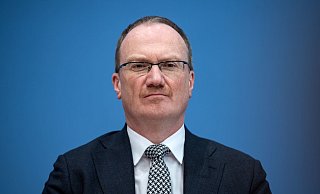 Die große Koalition streitet über das Ausscheiden des Ökonomen Lars Feld aus dem Kreis der «Wirtschaftsweisen». - Foto: Bernd von Jutrczenka/dpa Die große Koalition streitet über das Ausscheiden des Ökonomen Lars Feld aus dem Kreis der «Wirtschaftsweisen». - Foto: Bernd von Jutrczenka/dpa