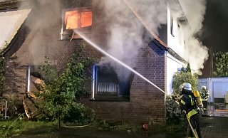 Die Feuerwehr rückte mit mehreren Kräften aus. - Feuerwehr Lübbecke Die Feuerwehr rückte mit mehreren Kräften aus. - Feuerwehr Lübbecke