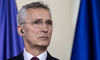 Nato-Generalsekretär Jens Stoltenberg hat sich dafür ausgesprochen, einige Einschränkungen für den Einsatz der bereitgestellten Waffen aufzuheben. - Hannes P Albert/dpa Nato-Generalsekretär Jens Stoltenberg hat sich dafür ausgesprochen, einige Einschränkungen für den Einsatz der bereitgestellten Waffen aufzuheben. - Hannes P Albert/dpa