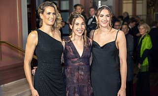 Sonja Greinacher, Svenja Brunckhorst, Marie Reichert (v. l.) hoffen auf die Auszeichnung als Mannschaft des Jahres. - Helmut Fricke/dpa Sonja Greinacher, Svenja Brunckhorst, Marie Reichert (v. l.) hoffen auf die Auszeichnung als Mannschaft des Jahres. - Helmut Fricke/dpa