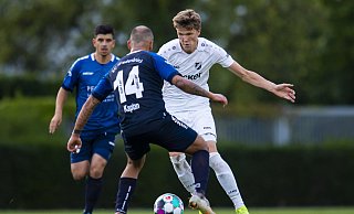 Im Entscheidungsspiel des Verbandspokals um die DFB-Pokal-Teilnahme zogen Lukas Kunze und Co. gegen den SC Wiedenbrück (hier mit Saban Kaptan) mit 0:4 den Kürzeren. - Noah Wedel Im Entscheidungsspiel des Verbandspokals um die DFB-Pokal-Teilnahme zogen Lukas Kunze und Co. gegen den SC Wiedenbrück (hier mit Saban Kaptan) mit 0:4 den Kürzeren. - Noah Wedel