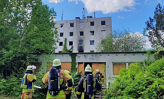 Die Spuren des Brandes in einem Zimmer im ehemaligen Studentenwohnheim in Höxter sind deutlich zu sehen. - David Schellenberg Die Spuren des Brandes in einem Zimmer im ehemaligen Studentenwohnheim in Höxter sind deutlich zu sehen. - David Schellenberg