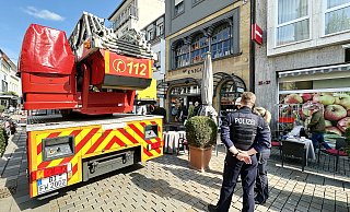 Feuerwehr-Großaufgebot in der Obernstraße. - Barbara Franke Feuerwehr-Großaufgebot in der Obernstraße. - Barbara Franke