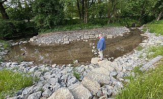 Der Naturspielplatz Grüne Mühle in Höxter überzeugt mit vielen Attraktionen am und neben dem Wasser der Schelpe. (Archivfoto) - Ralf Mischer Der Naturspielplatz Grüne Mühle in Höxter überzeugt mit vielen Attraktionen am und neben dem Wasser der Schelpe. (Archivfoto) - Ralf Mischer
