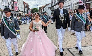 Brakel feiert ein strahlendes Schützenfest. - Burkhard Battran Brakel feiert ein strahlendes Schützenfest. - Burkhard Battran