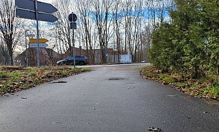 Auf dem kombinierten Rad-/Gehweg kollidierte der Radfahrer in Höhe der Holzhauser Straße beim Vorbeifahren mit der Fußgängerin. - Sebastian Radermacher Auf dem kombinierten Rad-/Gehweg kollidierte der Radfahrer in Höhe der Holzhauser Straße beim Vorbeifahren mit der Fußgängerin. - Sebastian Radermacher