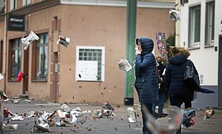Der Deutsche Wetterdienst warnt vor Sturm in Bielefeld. - jonek-fotografie.de Der Deutsche Wetterdienst warnt vor Sturm in Bielefeld. - jonek-fotografie.de