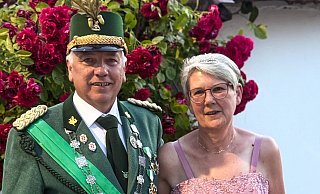 Reinhard und Doris Dreker sind das neue Königspaar in Haaren. - Schützenverein Haaren Reinhard und Doris Dreker sind das neue Königspaar in Haaren. - Schützenverein Haaren