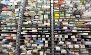 Wegen Mangel: Mittlerweile ist die Einfuhr nicht zugelassener Antibiotika-Säfte aus dem Ausland in Deutschland erlaubt. - Waltraud Grubitzsch/dpa Wegen Mangel: Mittlerweile ist die Einfuhr nicht zugelassener Antibiotika-Säfte aus dem Ausland in Deutschland erlaubt. - Waltraud Grubitzsch/dpa