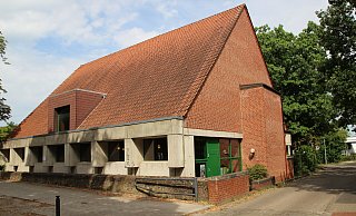 Das Dietrich-Bonhoeffer-Haus in der Bünder Innenstadt könnte schon bald abgerissen werden. - JAN-HENRIK GERDENER Das Dietrich-Bonhoeffer-Haus in der Bünder Innenstadt könnte schon bald abgerissen werden. - JAN-HENRIK GERDENER