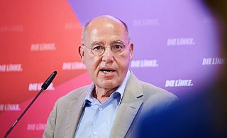 Gregor Gysi glaubt nicht, dass Wagenknecht bei der Bundestagswahl 2025 erfolgreich wäre. - Annette Riedl/dpa Gregor Gysi glaubt nicht, dass Wagenknecht bei der Bundestagswahl 2025 erfolgreich wäre. - Annette Riedl/dpa