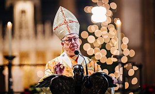 Christmette im Paderborner Dom mit Erzbischof Hans-Josef Becker. - Besim Mazhiqi Christmette im Paderborner Dom mit Erzbischof Hans-Josef Becker. - Besim Mazhiqi