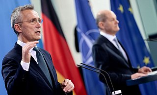 Nato-Generalsekretär Jens Stoltenberg (l) und Bundeskanzler Olaf Scholz bei ihrer Pressekonferenz im Kanzleramt. - Foto: Hannibal Hanschke/Reuters/Pool/dpa Nato-Generalsekretär Jens Stoltenberg (l) und Bundeskanzler Olaf Scholz bei ihrer Pressekonferenz im Kanzleramt. - Foto: Hannibal Hanschke/Reuters/Pool/dpa