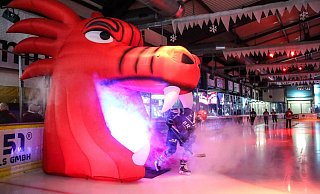 Den Höhepunkt der Dissonanzen gab es am vergangenen Freitag vor dem Spiel gegen die Hannover Indians, als Transparente der Fans abgehängt wurden. Jetzt soll ein virtueller Dialog die Gemüter abkühlen. - Yvonne Gottschlich Den Höhepunkt der Dissonanzen gab es am vergangenen Freitag vor dem Spiel gegen die Hannover Indians, als Transparente der Fans abgehängt wurden. Jetzt soll ein virtueller Dialog die Gemüter abkühlen. - Yvonne Gottschlich