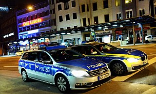 Die Polizei wurde zu einem Unfall auf dem Bielefelder Jahnplatz gerufen. Doch irgendetwas stimmte an der Unfallschilderung nicht. - Symbolfoto: Barbara Franke Die Polizei wurde zu einem Unfall auf dem Bielefelder Jahnplatz gerufen. Doch irgendetwas stimmte an der Unfallschilderung nicht. - Symbolfoto: Barbara Franke