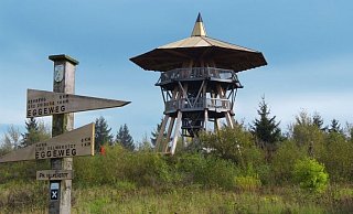 Der Eggeturm auf dem Velmerstot ist ein markanter Aussichtspunkt am Eggeweg. - Wolfgang Peters Der Eggeturm auf dem Velmerstot ist ein markanter Aussichtspunkt am Eggeweg. - Wolfgang Peters